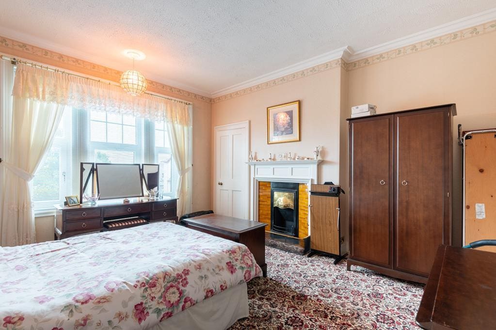 LEV1252PEM BEDROOM 2.jpg