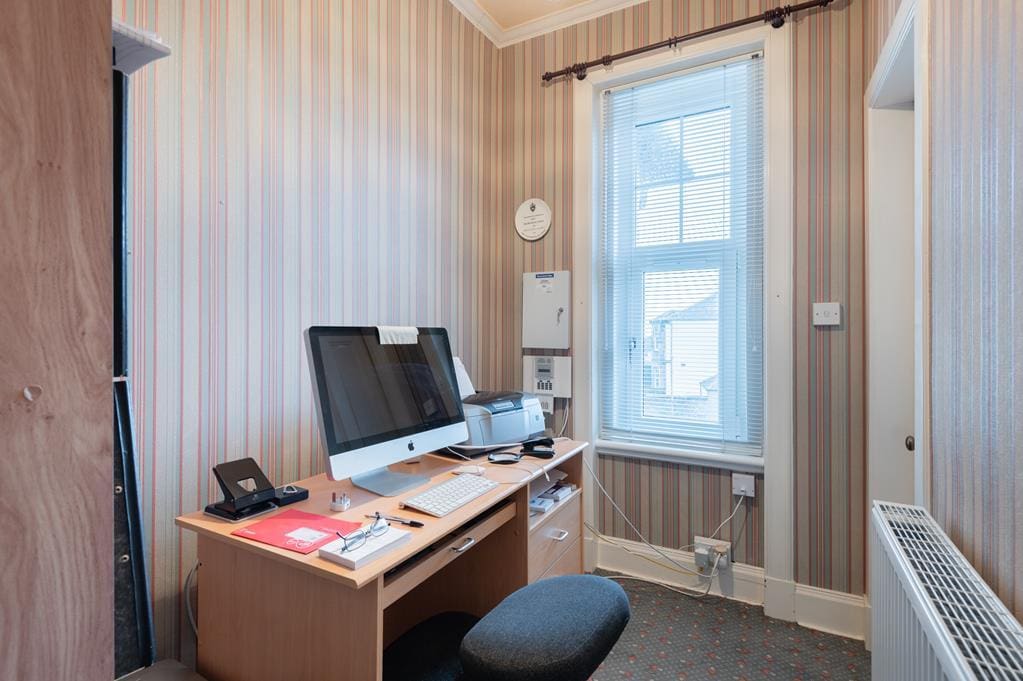 LEV1252PEM HOME OFFICE.jpg