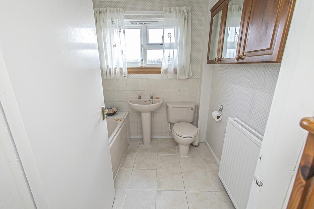 CUP1330JMP Z BATHROOM.jpg
