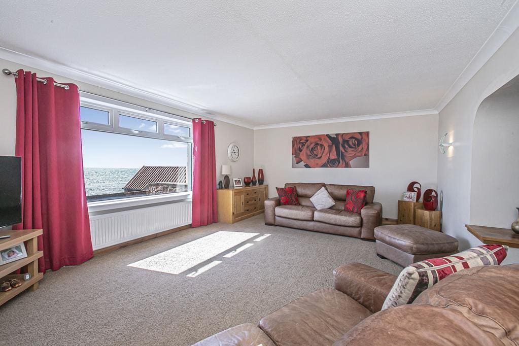 CUP1385SEG LIVING ROOM.jpg