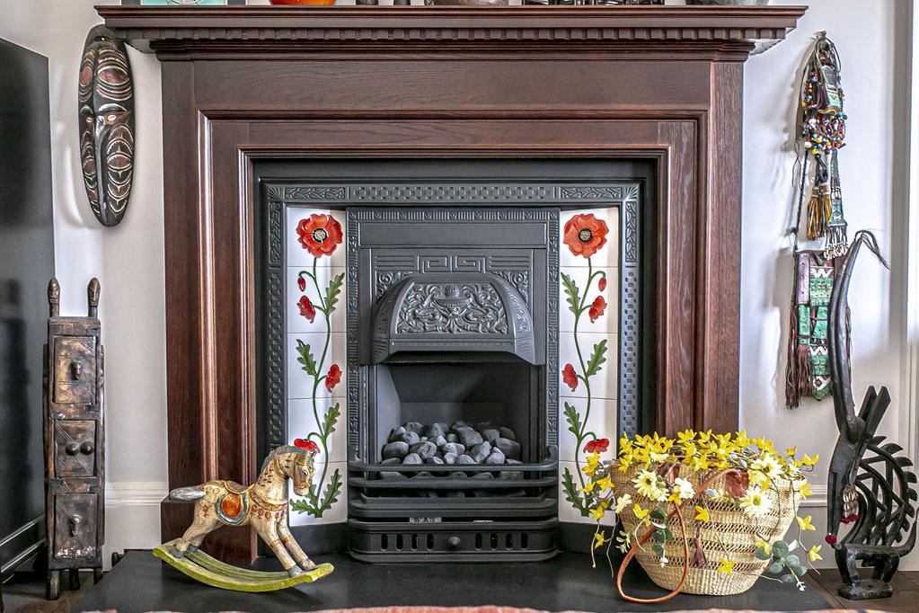 LEV1355JMP LIVING ROOM DETAIL 1.jpg