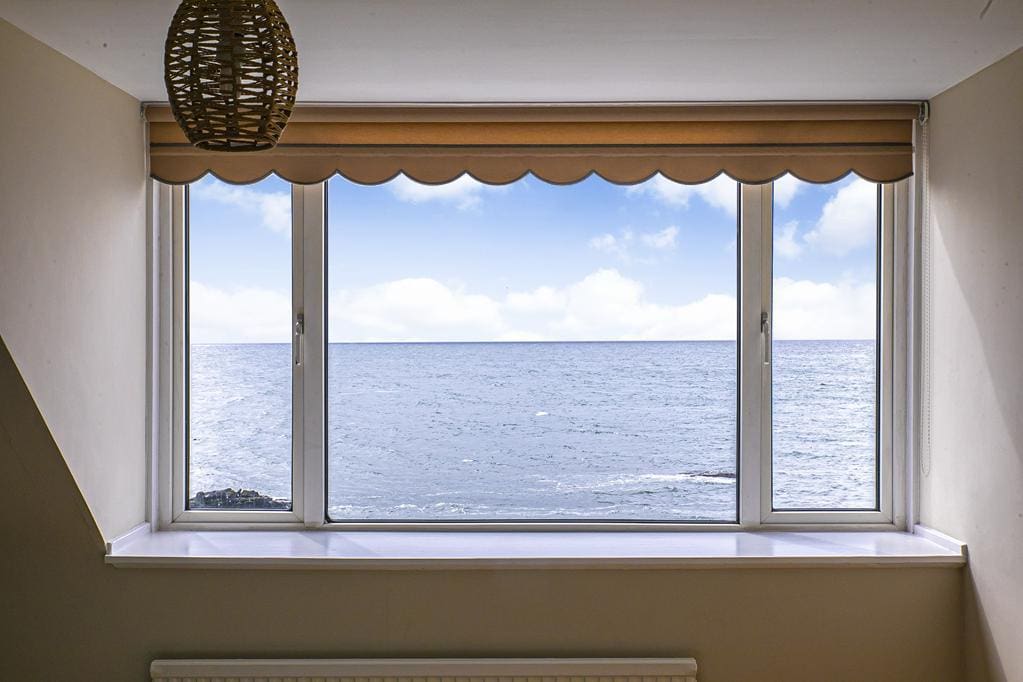 CUP1385SEG BEDROOM 3 VIEW.jpg