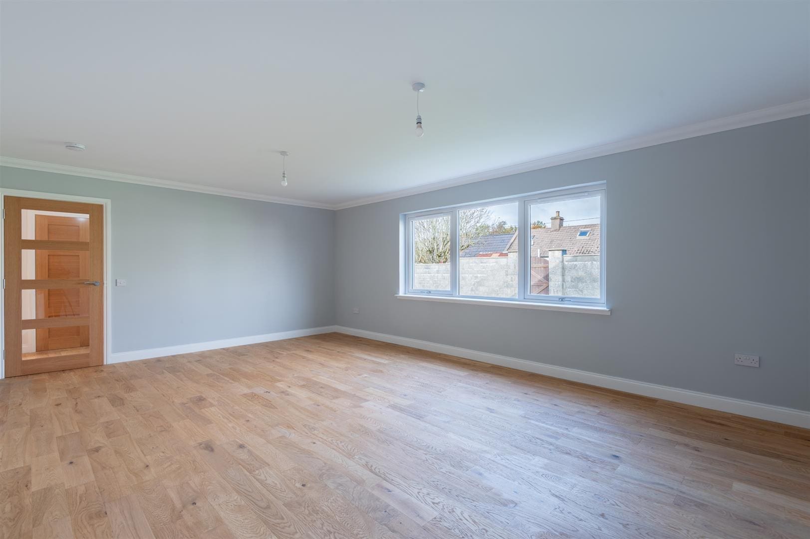 LEV1391SEG LIVING ROOM.jpg