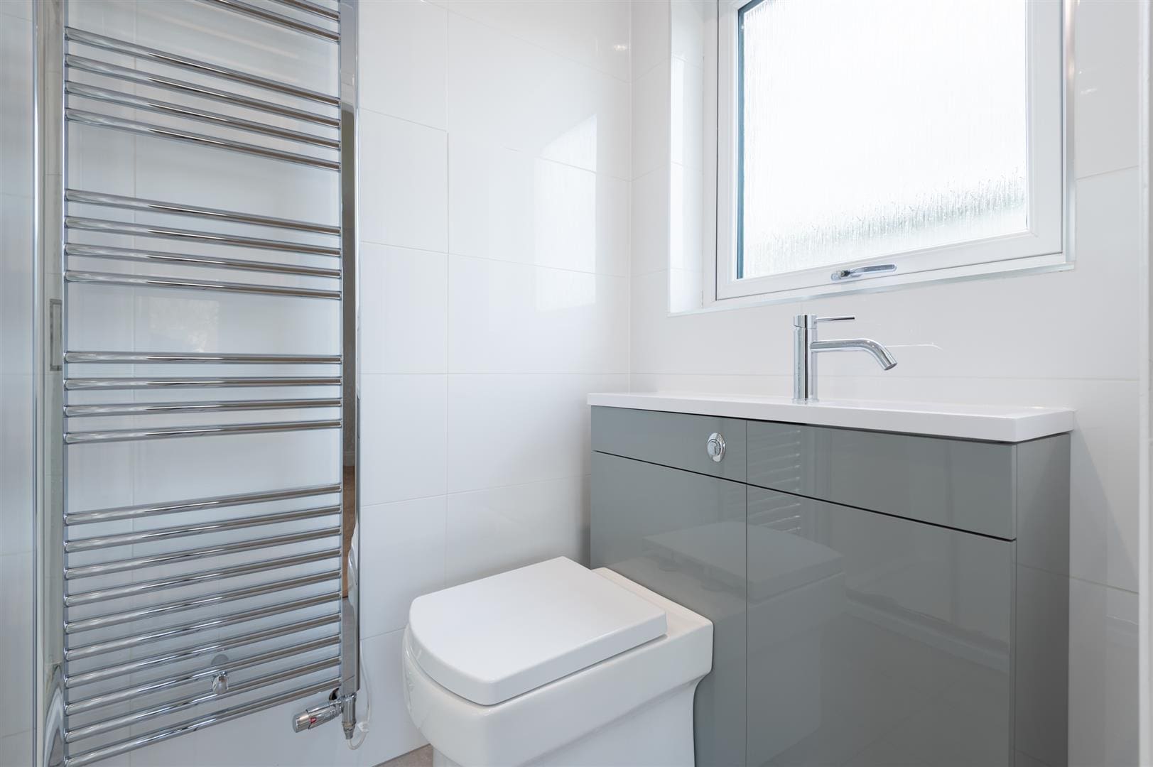 LEV1391SEG MASTER ENSUITE.jpg