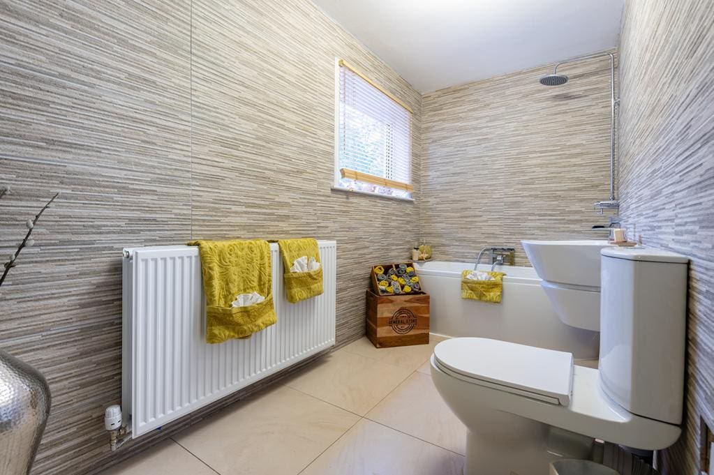 CUP1432SEG BATHROOM.jpg