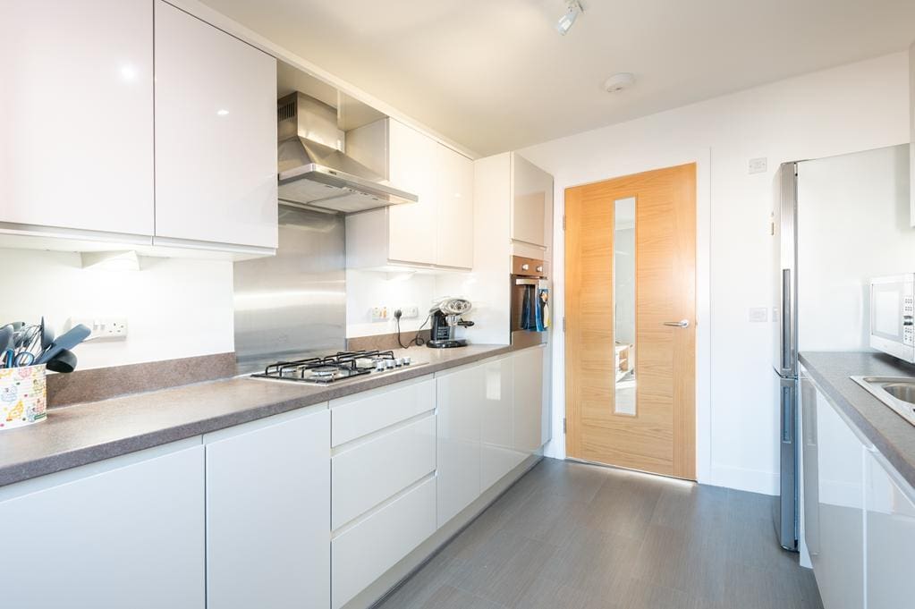 CUP1445RDC KITCHEN RIGHT.jpg