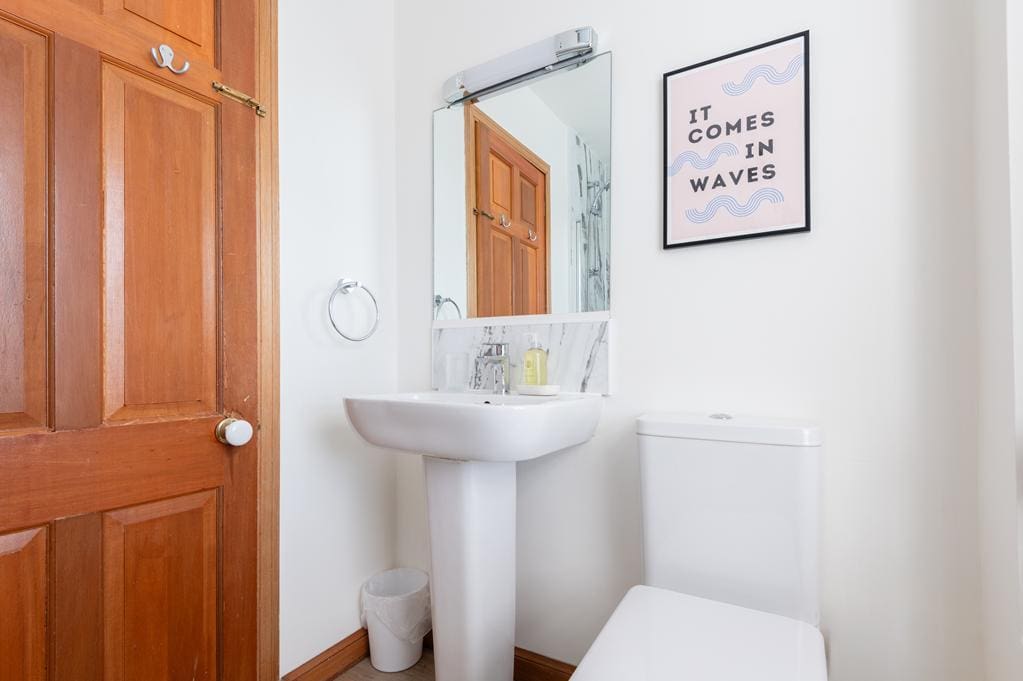 CUP1460SEG BATHROOM AGAIN.jpg