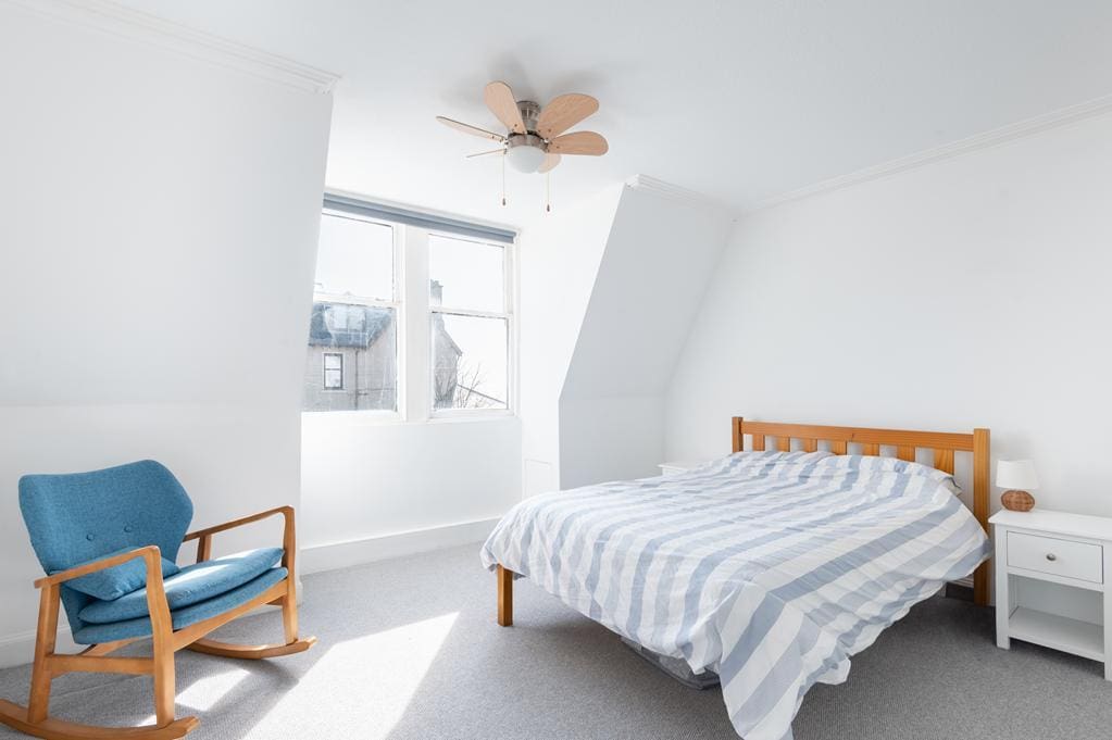 LEV1435PEM BEDROOM 2.jpg