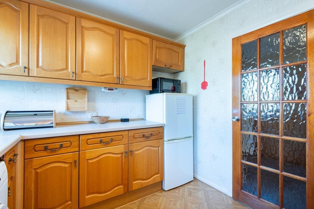 LEV1443PEM KITCHEN AGAIN.jpg