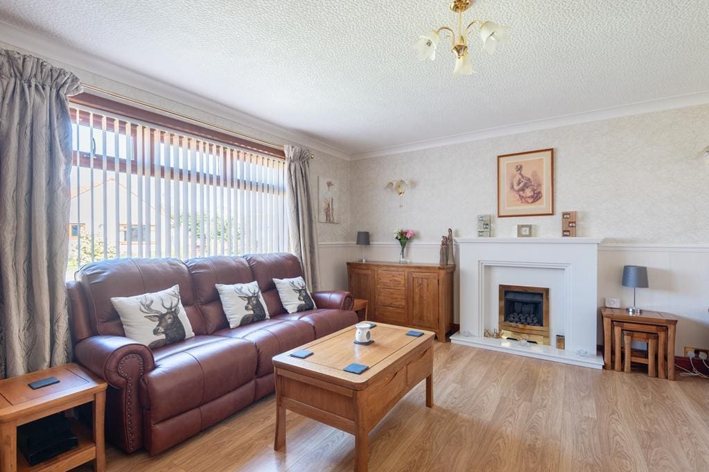 CUP1466SEG LIVING ROOM.jpg