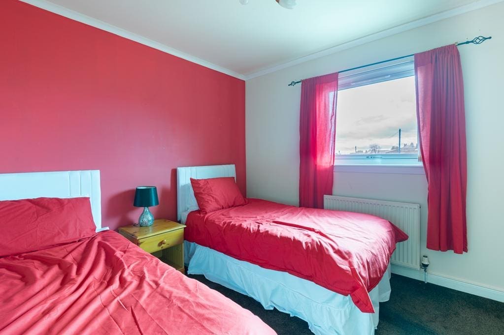 CUP1461SEG BEDROOM 3.jpg