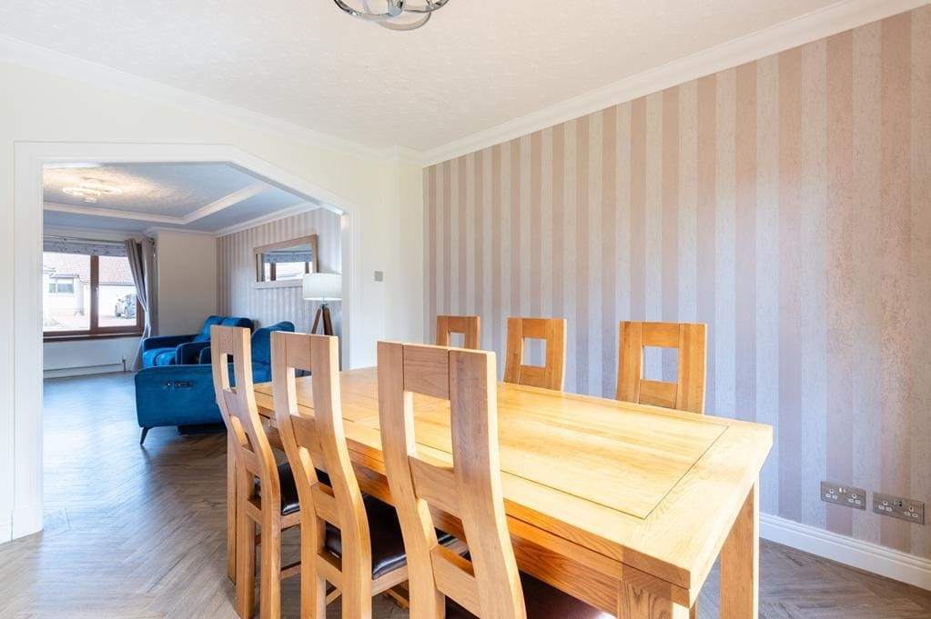 LEV1453SEG DINING ROOM AGAIN.jpg