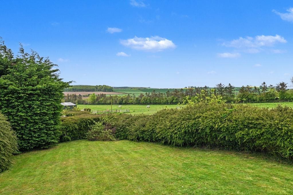 CUP1462SEG FRONT GARDEN VIEW.jpg