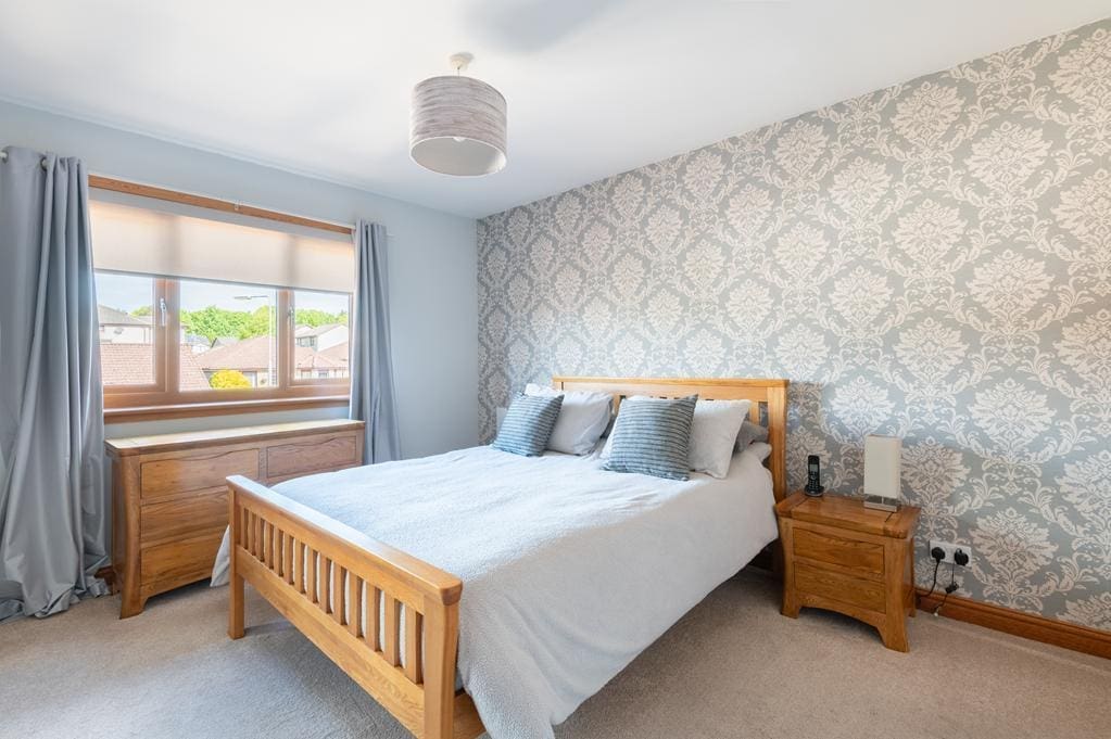 LEV1453SEG MASTER BEDROOM.jpg