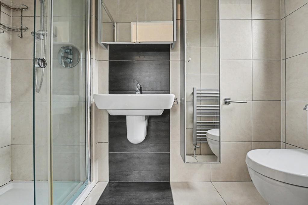 CUP1462SEG ENSUITE SHOWER ROOM.jpg