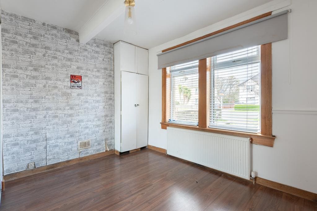 LEV1433SEG BEDROOM 1.jpg