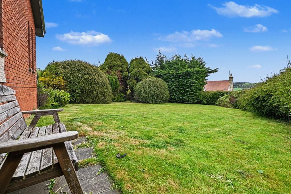 CUP1462SEG FRONT GARDEN.jpg