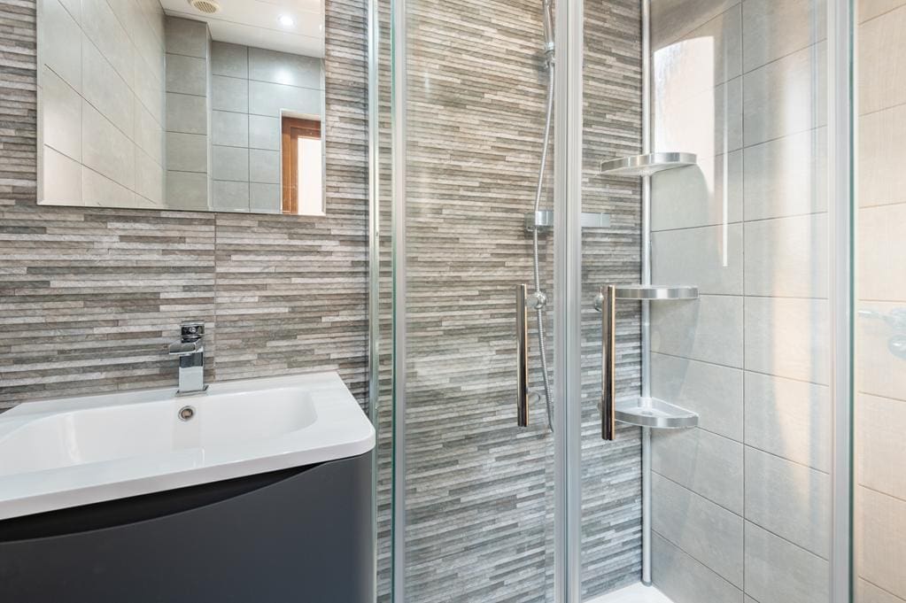 LEV1453SEG ENSUITE SHOWER ROOM AGAIN.jpg