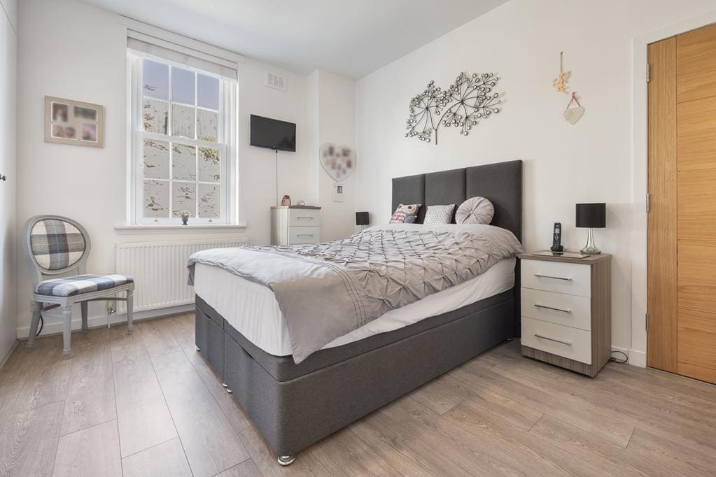 LEV1450PEM BEDROOM 1.jpg