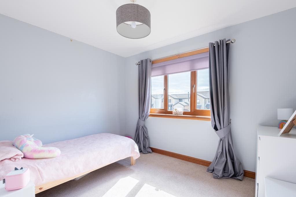 LEV1453SEG BEDROOM 2.jpg