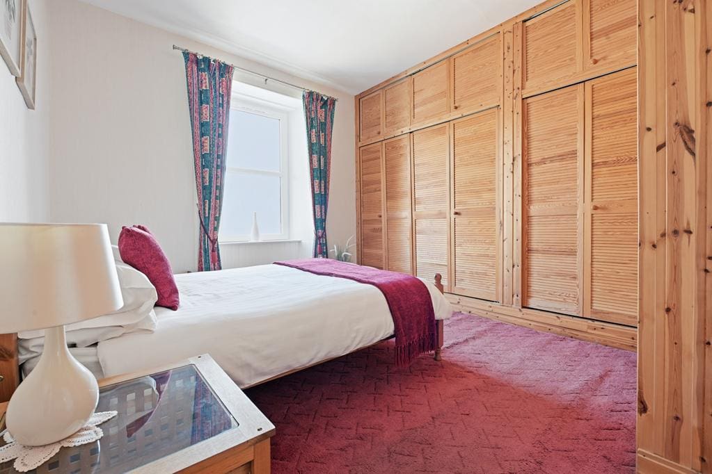 CUP1482SEG BEDROOM 4.jpg