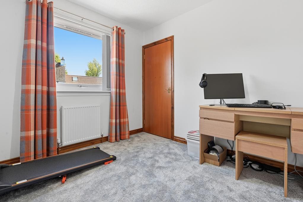 LEV1460PEM BEDROOM 3.jpg