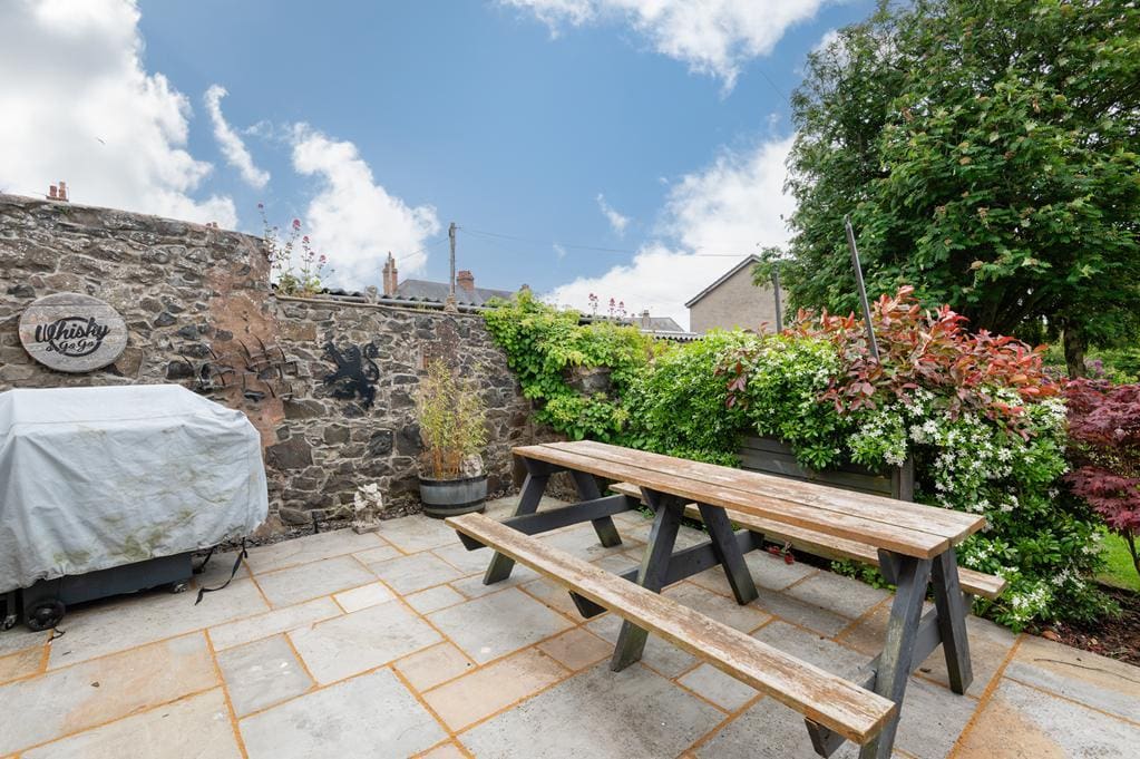 CUP1479SEG PATIO.jpg