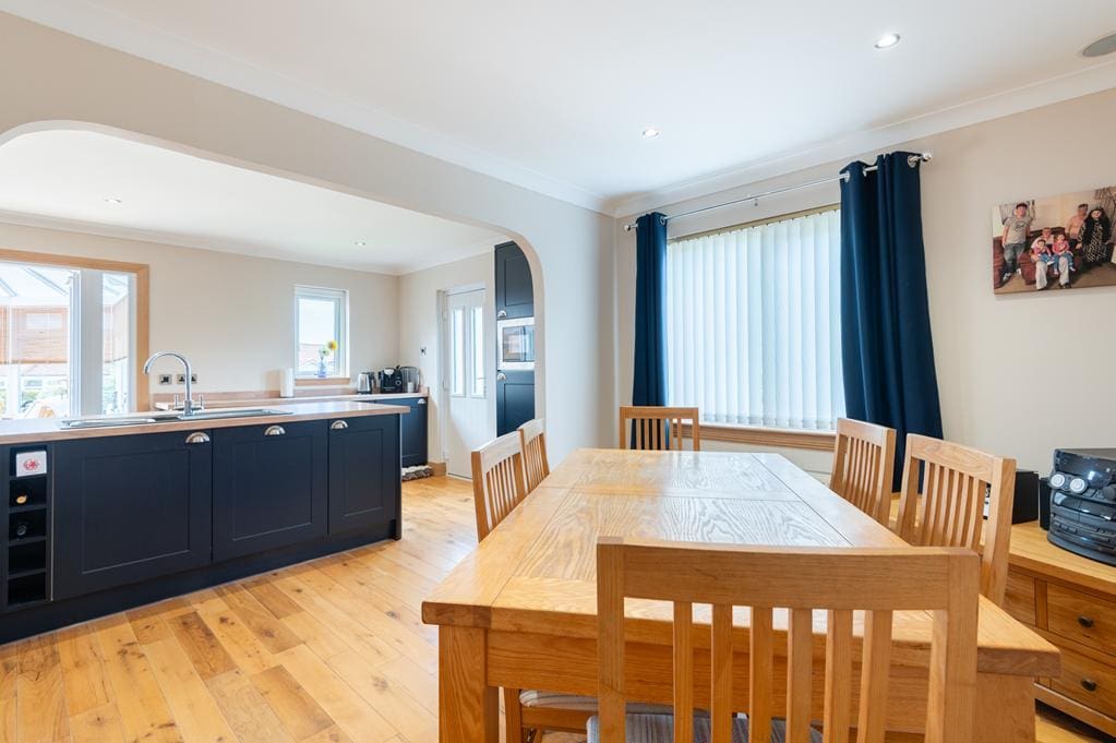 LEV1462PEM DINING AREA TO KITCHEN.jpg