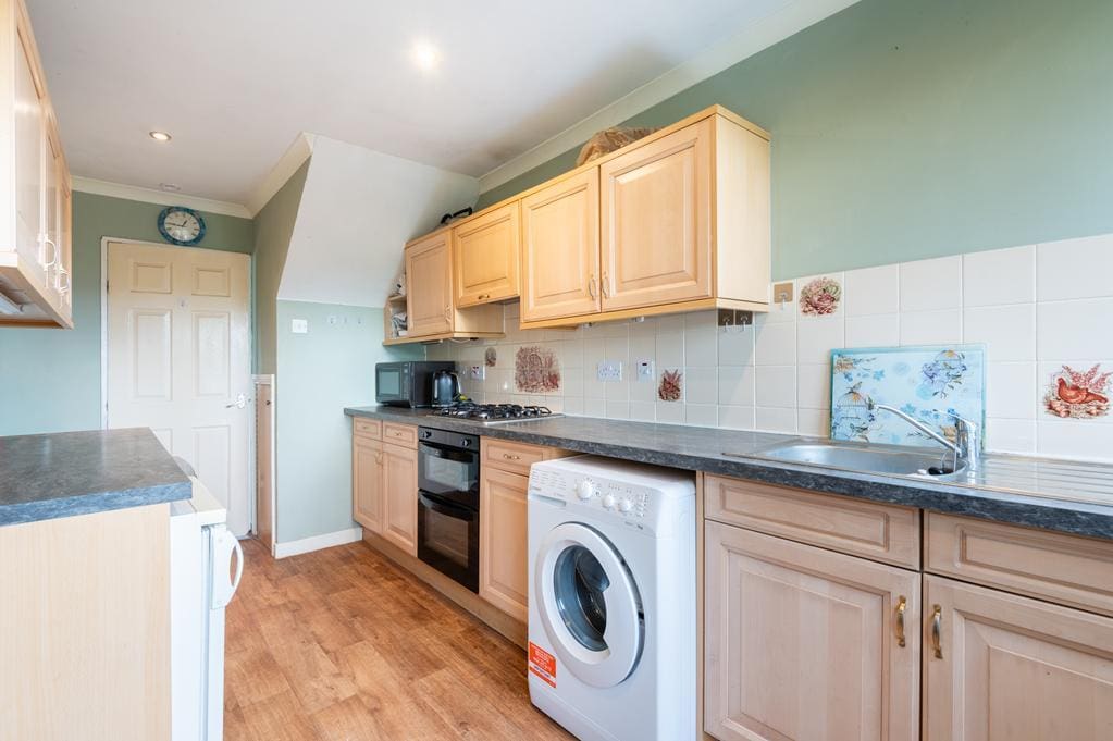 LEV1466PEM KITCHEN rear.jpg