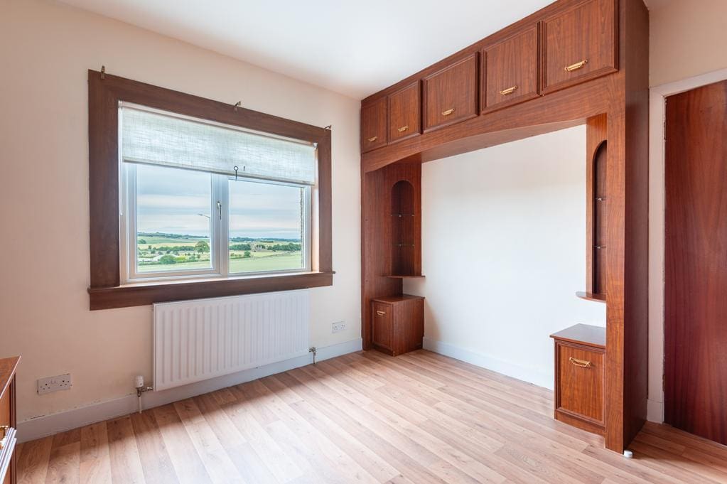LEV1476PEM BEDROOM 2.jpg