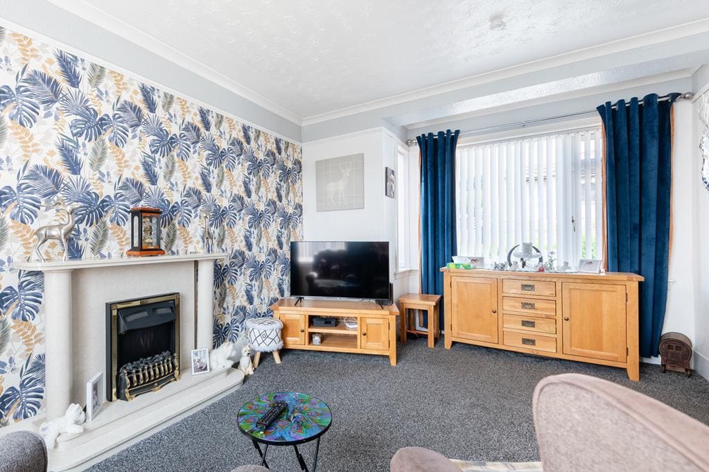 LEV1480PEM LIVING ROOM left.jpg