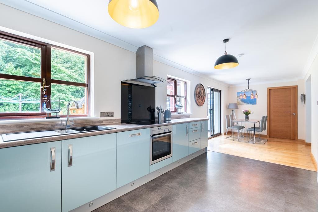 LEV1475PEM DINING KITCHEN.jpg