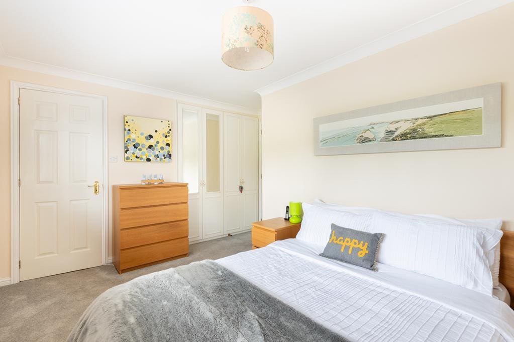 MASTER BEDROOM AGAIN.jpg
