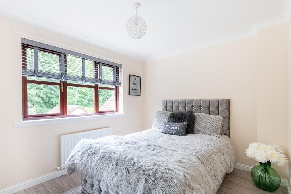 LEV1475PEM BEDROOM 2.jpg