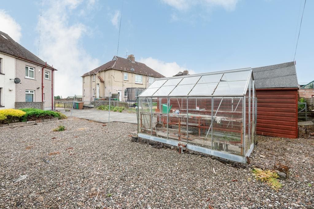 LEV1476PEM REAR GARDEN AGAIN.jpg