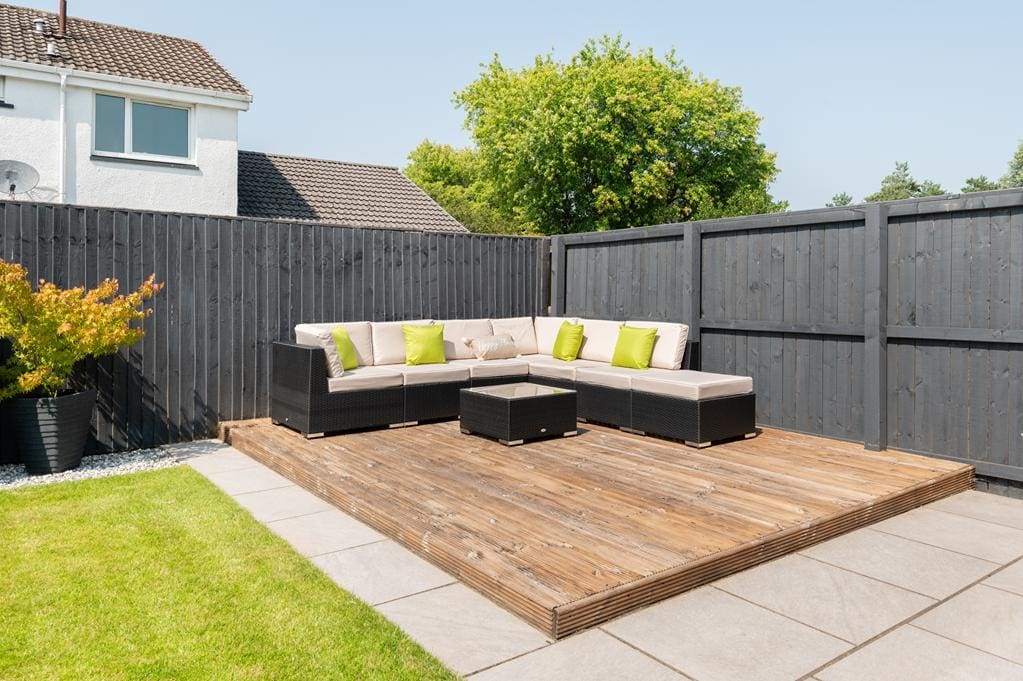 LEV1482PEM DECKING.jpg