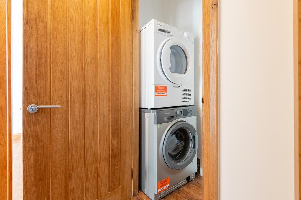 CUP1499SEG LAUNDRY CUPBOARD