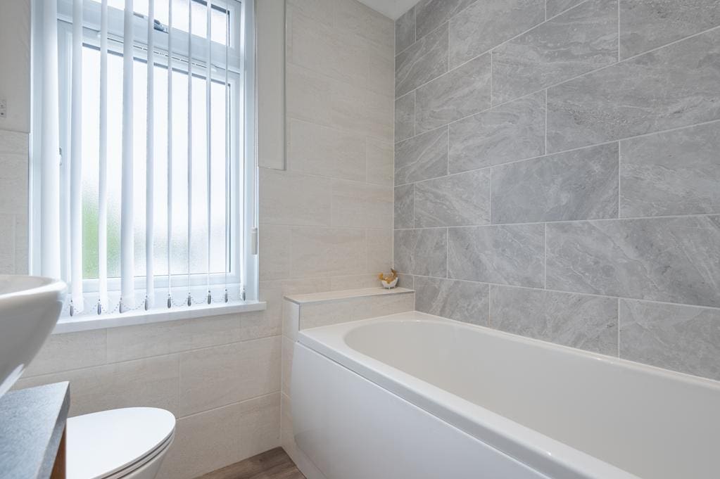 CUP1503SEG BATHROOM.jpg