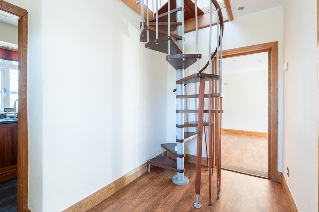 CUP1499SEG STAIRCASE